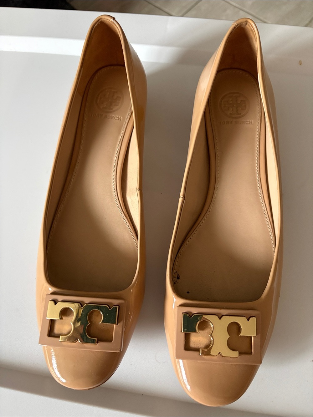 Tory Burch Patent Leather Ballet Flats in Tan with Gold Logo